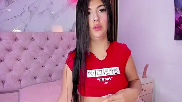 AbrilQuintana  online show from April 25, 11:35 am