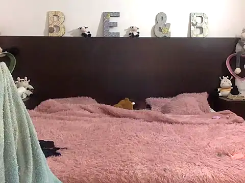 mommy-Milf online show from March 25, 1:44 am