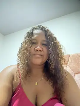 Snapshot of Dominicana42 chatting on August 4, 1:42 am Dominicana42 online show from August 4, 1:42 am