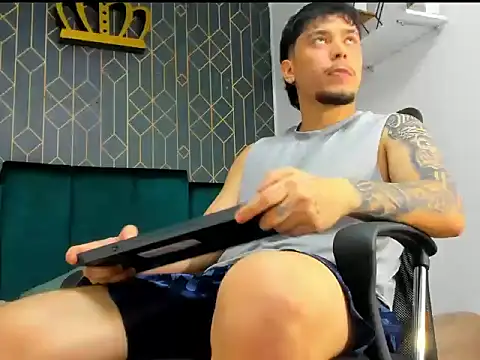 maximo-lane online show from March 6, 10:50 pm