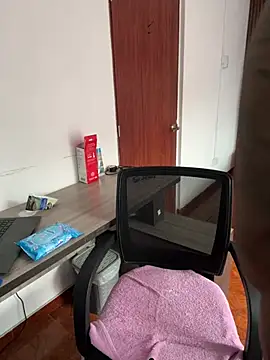 Emi rousse online show from March 18, 12:19 pm