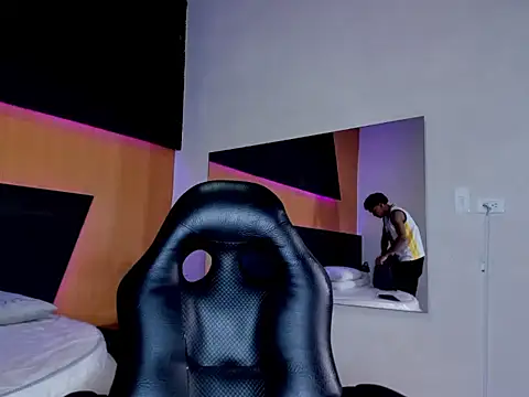 james lee2 online show from March 6, 7:21 pm