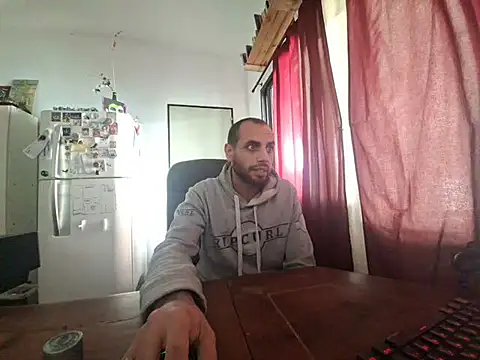 Snapshot of oroenbarra chatting on May 3, 3:40 pm oroenbarra online show from May 3, 3:40 pm