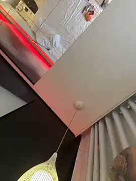 Snapshot of Cplchd chatting on March 5, 9:16 am Cplchd online show from March 5, 9:16 am