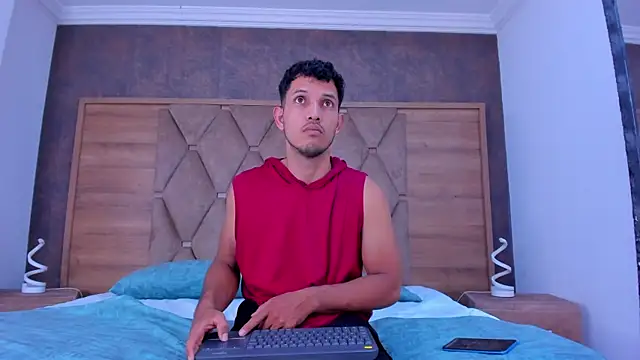 MaxiStanford online show from March 26, 9:20 pm