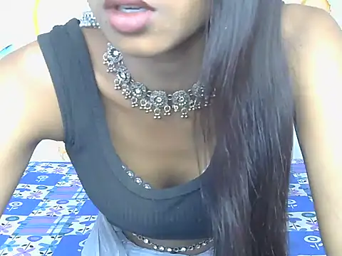 Snapshot of yours-isha chatting on June 18, 4:57 am yours-isha online show from June 18, 4:57 am