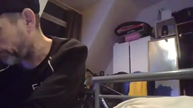 Snapshot of DOUBLETROUBLE7773 chatting on March 2, 2:36 am DOUBLETROUBLE7773 online show from March 2, 2:36 am