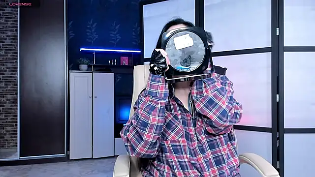 Lucky Milf online show from April 5, 2:03 pm