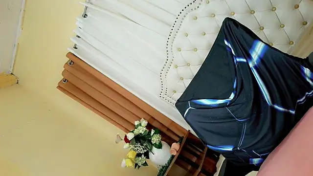 Seductive sophie online show from May 1, 1:32 am