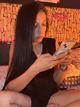 Snapshot of anamaria04 chatting on May 17, 10:06 pm anamaria04 online show from May 17, 10:06 pm