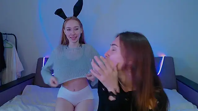 yourameliaa online show from April 23, 12:29 pm