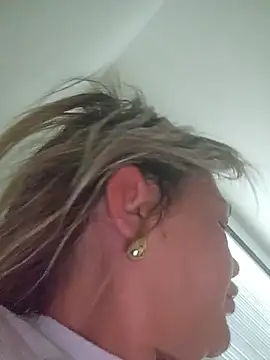 CarmenCapricorn online show from March 3, 7:47 am