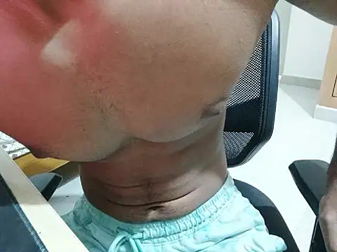 kratosTheHunk online show from April 21, 7:47 am