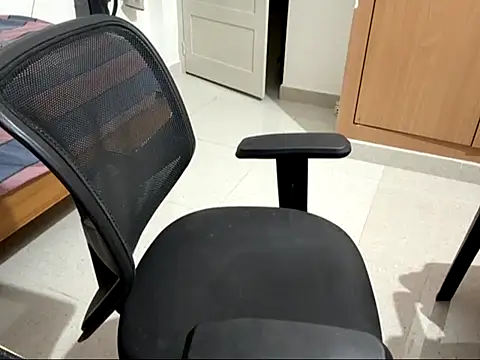 Snapshot of kratosTheHunk chatting on May 28, 5:43 pm kratosTheHunk online show from May 28, 5:43 pm