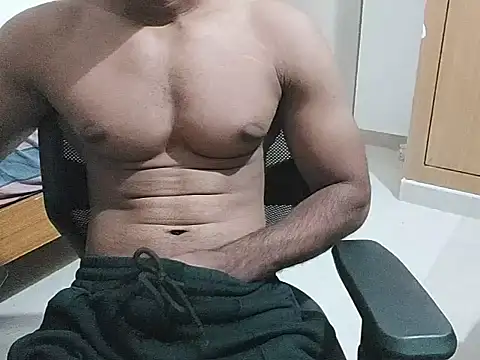 Snapshot of kratosTheHunk chatting on June 9, 5:35 pm kratosTheHunk online show from June 9, 5:35 pm