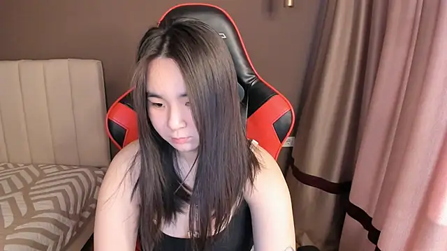 twittykiki online show from March 5, 3:24 am