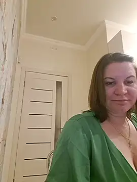 LaraHarper online show from April 10, 9:30 pm