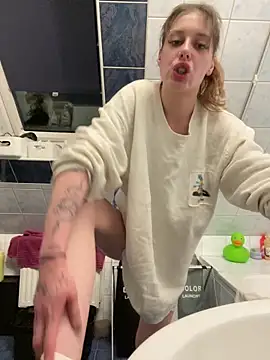 Johanna420 online show from April 21, 12:45 am