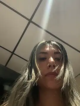 stefanyqueen69 online show from April 19, 4:39 pm