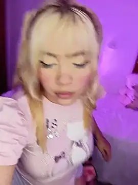 Snapshot of leeslyevanss chatting on March 18, 5:21 am leeslyevanss online show from March 18, 5:21 am