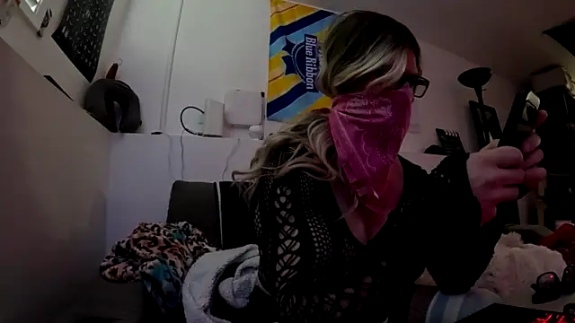 AshlyynCD online show from March 8, 10:35 pm