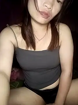 Snapshot of -Tristina- chatting on May 11, 7:33 pm -Tristina- online show from May 11, 7:33 pm