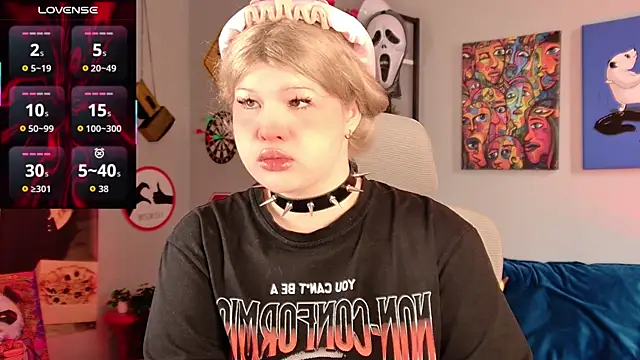 LilithNlsn online show from June 9, 1:01 pm