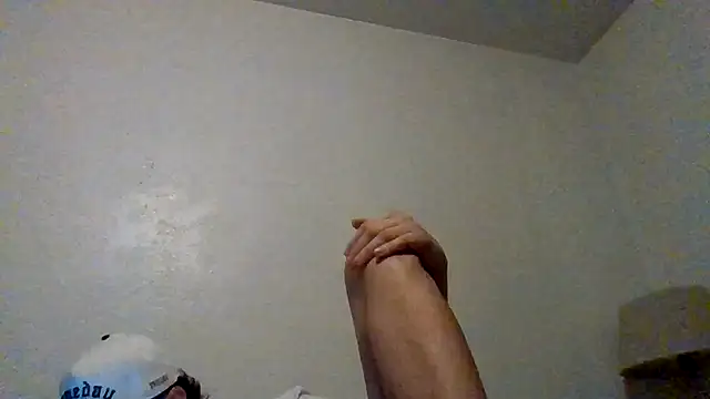 TallHungandCloudy69 online show from March 21, 6:51 am
