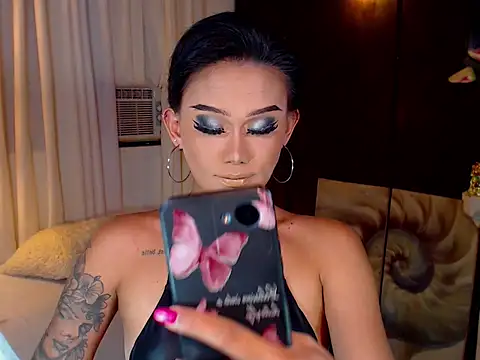 xXLustFullTransXx online show from March 27, 2:06 pm