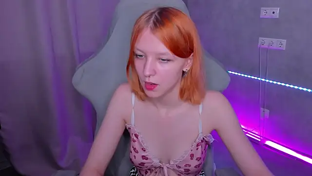 Snapshot of Emma_Dusk chatting on June 3, 9:34 am Emma Dusk online show from June 3, 9:34 am