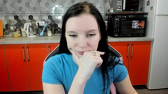 Mary Blu online show from January 31, 9:05 pm