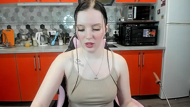 Mary Blu online show from February 1, 6:08 pm