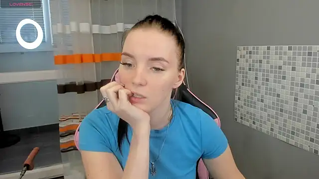 Mary Blu online show from February 22, 5:12 am