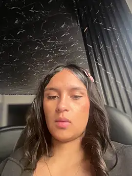 Andrea LS online show from March 5, 7:43 pm