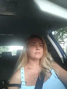 Snapshot of MellanieBliss chatting on July 13, 6:00 pm MellanieBliss online show from July 13, 6:00 pm