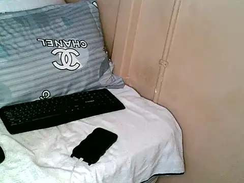 Snapshot of Lady_Giraffe chatting on March 7, 9:39 am Lady Giraffe online show from March 7, 9:39 am