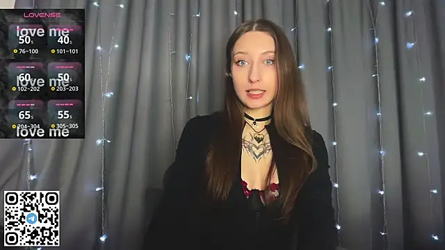 Emma Willson online show from April 26, 12:03 pm
