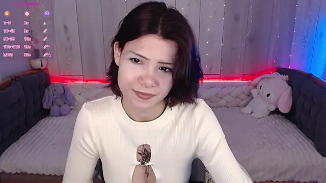 Snapshot of llittle-peachh chatting on May 17, 6:44 am llittle-peachh online show from May 17, 6:44 am
