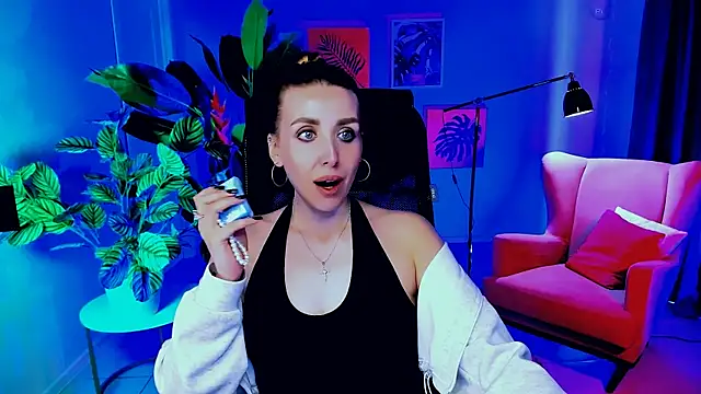 MonicaRiley online show from April 7, 10:59 am