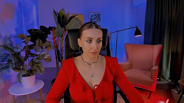 Snapshot of MonicaRiley chatting on June 2, 3:25 pm MonicaRiley online show from June 2, 3:25 pm