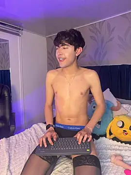 MatthewMoore  online show from March 4, 1:00 am