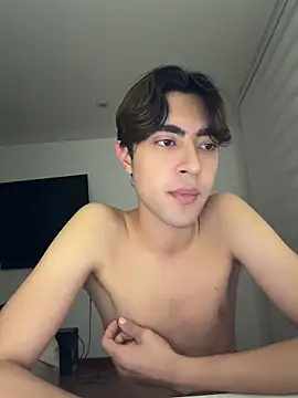 Snapshot of MatthewMoore_ chatting on May 19, 3:13 am MatthewMoore online show from May 19, 3:13 am