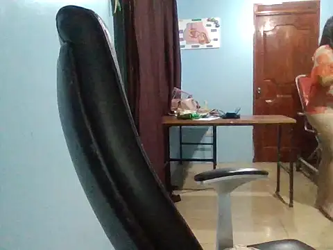 Snapshot of Confite2705 chatting on April 5, 10:51 pm Confite2705 online show from April 5, 10:51 pm