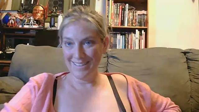 Snapshot of MistyMountains96 chatting on June 5, 3:24 am MistyMountains96 online show from June 5, 3:24 am