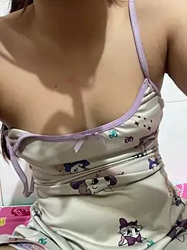 Snapshot of Luna_sexygirl22 chatting on March 13, 6:36 pm Luna sexygirl22 online show from March 13, 6:36 pm