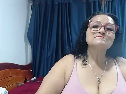 Snapshot of _BellaNocturna chatting on July 6, 3:25 am BellaNocturna online show from July 6, 3:25 am