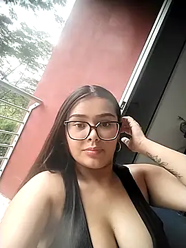 pregnant kitten01 online show from March 4, 7:20 pm