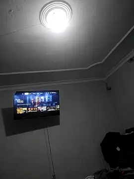 elmaestro247 online show from March 2, 5:53 pm