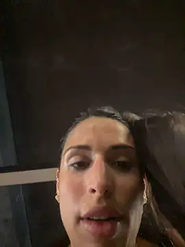 sweetwanda online show from April 8, 1:11 pm