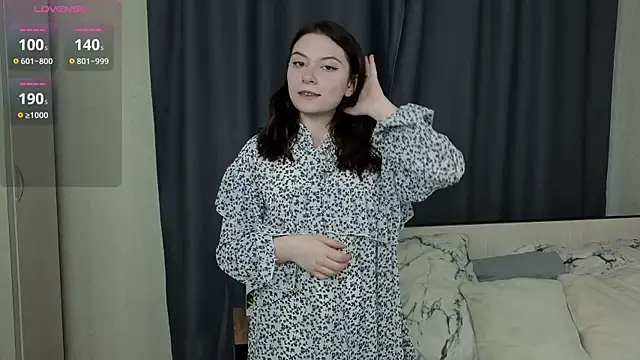 BreannaBuczak online show from April 18, 1:42 am